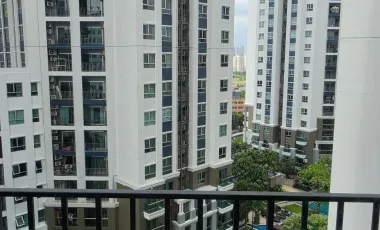 For rent 2 bedrooms condo in Huai Khwang, Bangkok