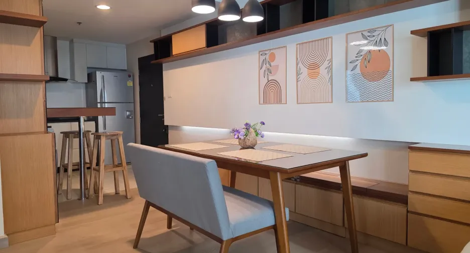For rent 2 bedrooms condo in Huai Khwang, Bangkok