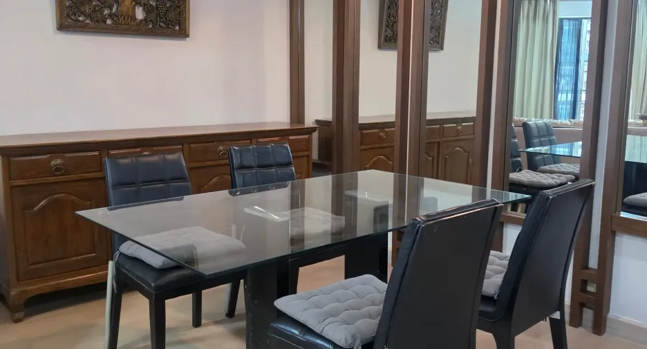 For rent 2 bedrooms condo in Huai Khwang, Bangkok