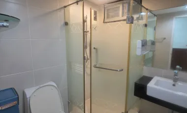 For rent 2 bedrooms condo in Huai Khwang, Bangkok