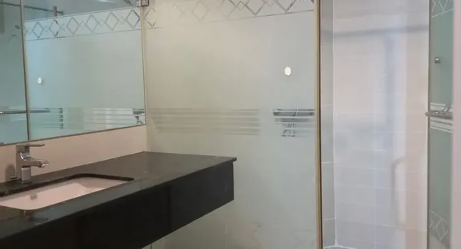 For rent 2 bedrooms condo in Huai Khwang, Bangkok