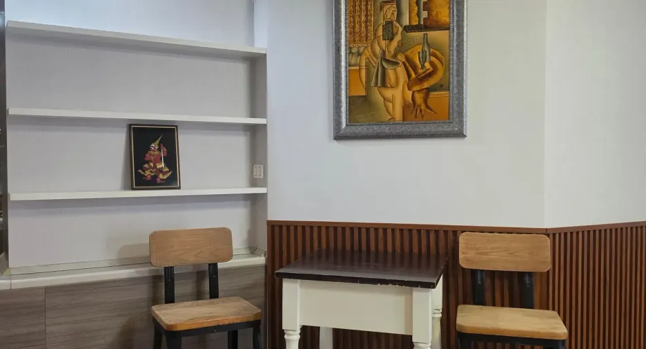 For rent 2 bedrooms condo in Huai Khwang, Bangkok