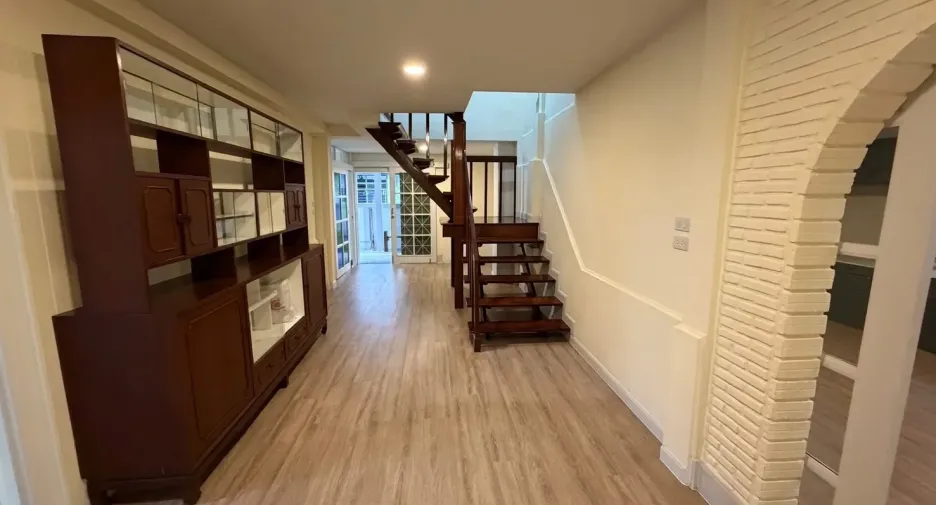 For rent 5 bedrooms office in Chatuchak, Bangkok