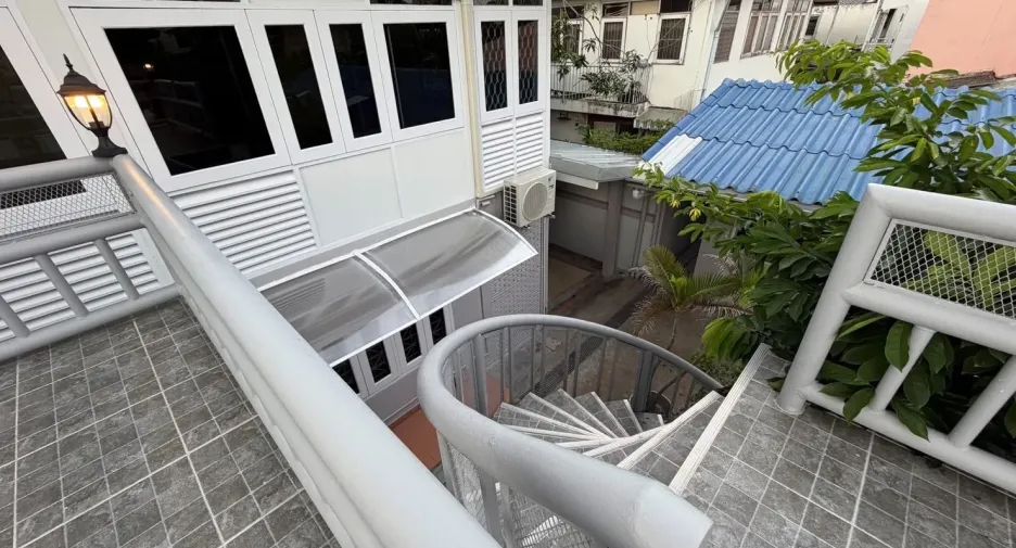 For rent 5 bedrooms office in Chatuchak, Bangkok