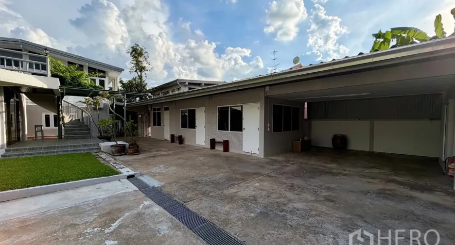 For rent 5 bedrooms office in Chatuchak, Bangkok