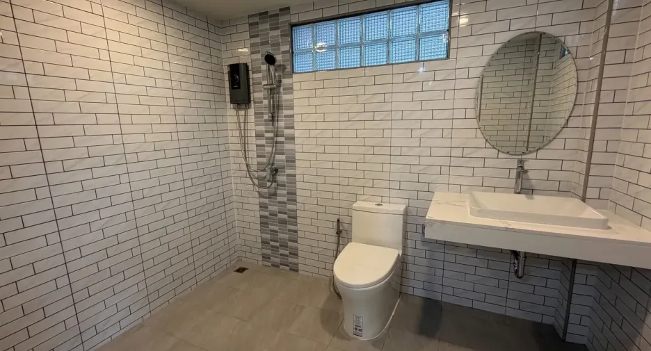 For rent 5 bedrooms office in Chatuchak, Bangkok