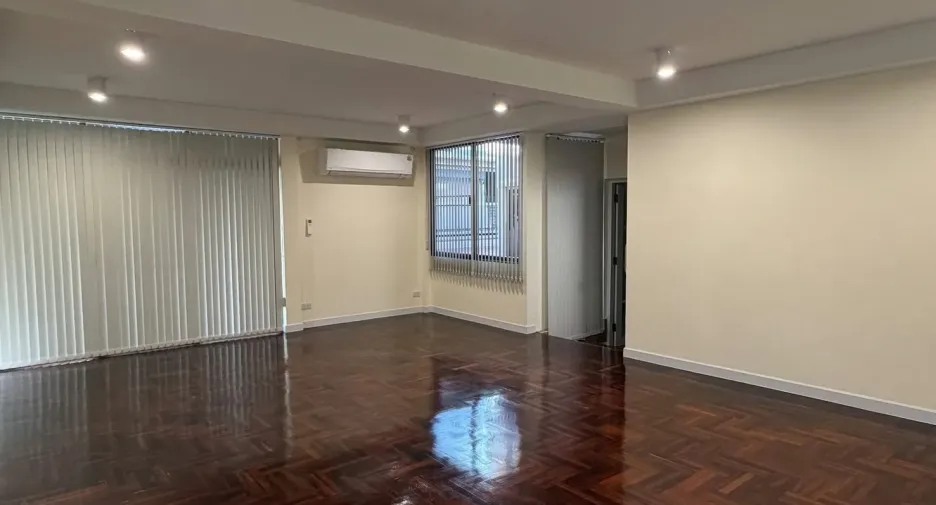 For rent 5 bedrooms office in Chatuchak, Bangkok