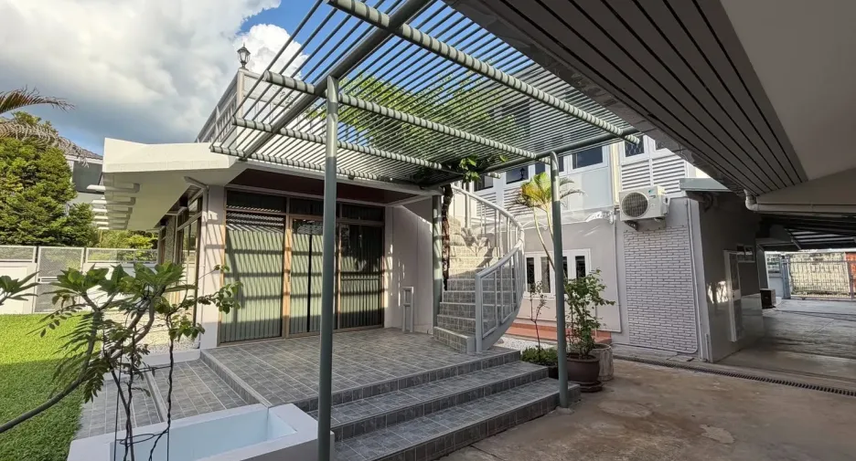 For rent 5 bedrooms office in Chatuchak, Bangkok