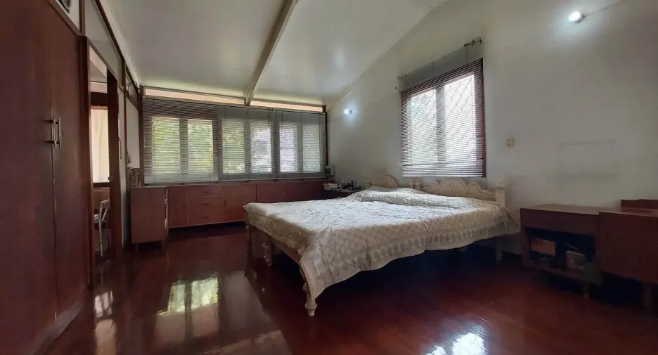 Casa en alquiler y en venta de 4 habitaciones en Mueang Samut Prakan, Samut Prakan