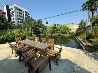 Casa en alquiler y en venta de 4 habitaciones en Mueang Samut Prakan, Samut Prakan