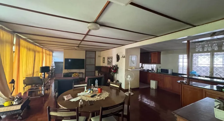 Casa en alquiler y en venta de 4 habitaciones en Mueang Samut Prakan, Samut Prakan