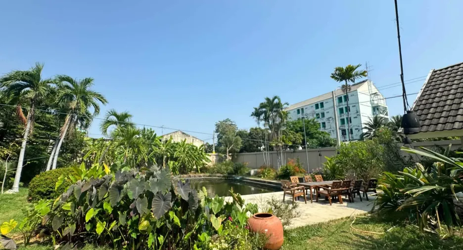 Casa en alquiler y en venta de 4 habitaciones en Mueang Samut Prakan, Samut Prakan