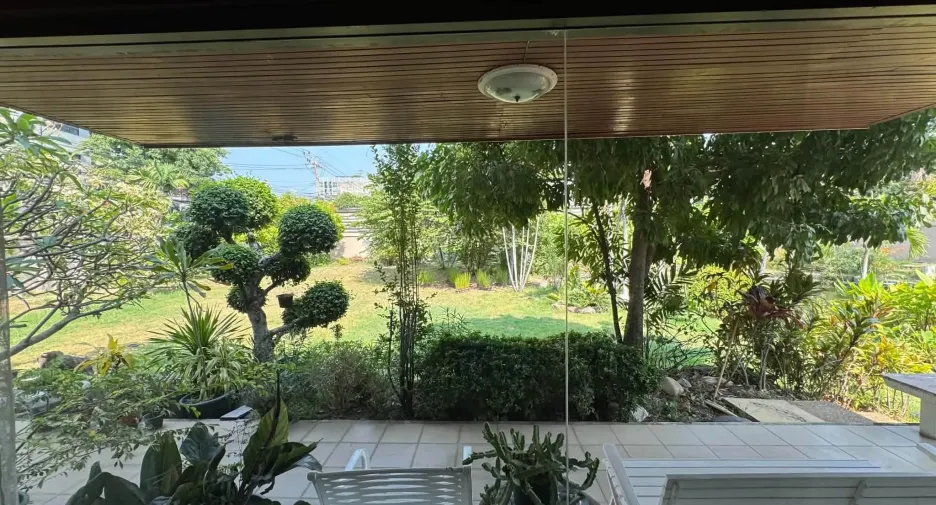 Casa en alquiler y en venta de 4 habitaciones en Mueang Samut Prakan, Samut Prakan