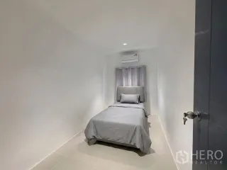 Reihenhaus zur Miete mit 3 Zimmer in Phra Khanong, Bangkok