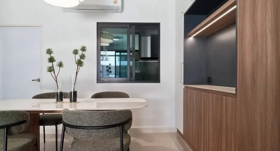For rent 3 bedrooms townhouse in Bang Phli, Samut Prakan