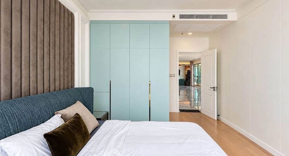 For rent and for sale 4 bedrooms condo in Watthana, Bangkok