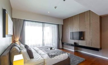 For rent 2 bedrooms condo in Yan Nawa, Bangkok