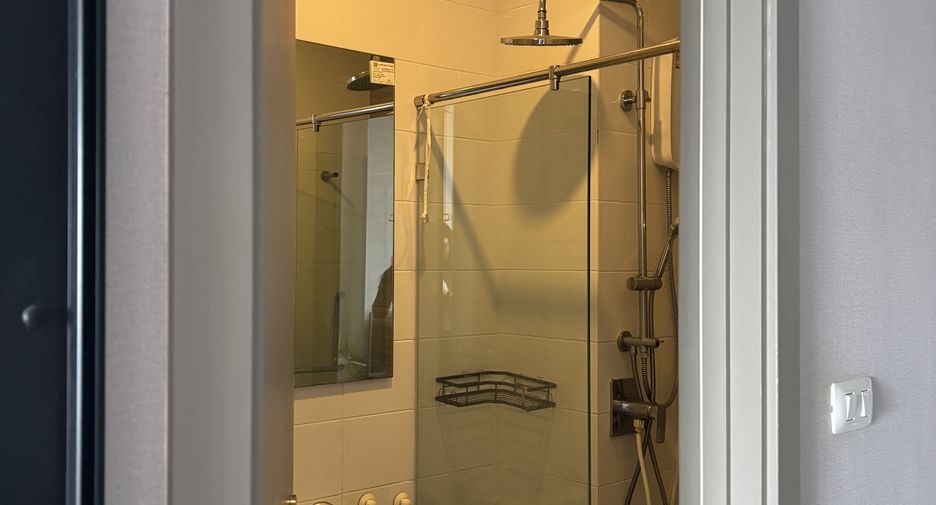 Wohnung zur Miete mit Studio in Watthana, Bangkok