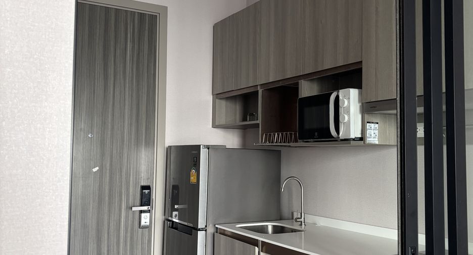 Wohnung zur Miete mit Studio in Watthana, Bangkok