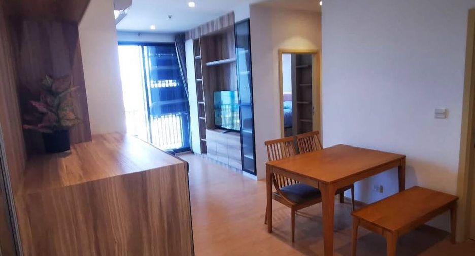 For rent 2 bedrooms condo in Watthana, Bangkok