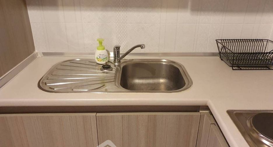 For sale 2 bedrooms condo in Huai Khwang, Bangkok