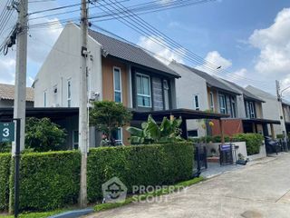 À vendre 3 chambres maison à Si Racha, Chonburi