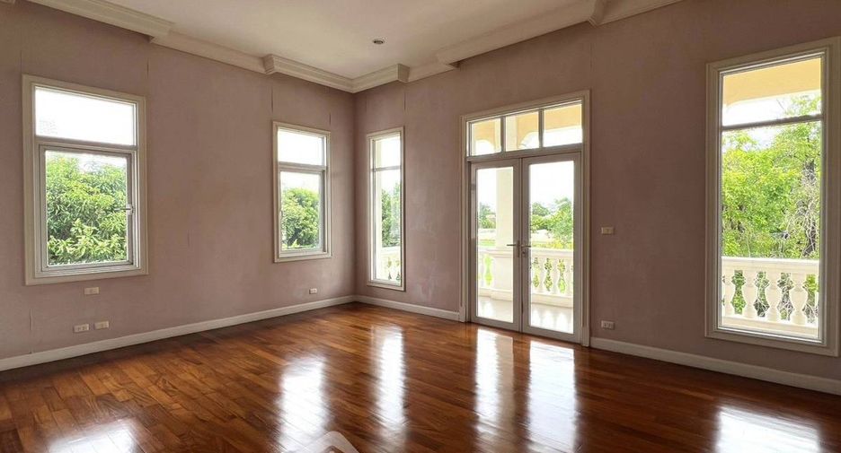 Haus zum Kauf mit 5 Zimmer in Lat Phrao, Bangkok
