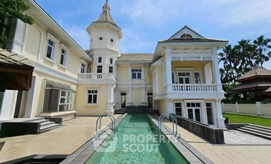 Haus zum Kauf mit 5 Zimmer in Lat Phrao, Bangkok