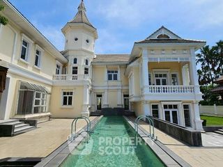 Haus zum Kauf mit 5 Zimmer in Lat Phrao, Bangkok