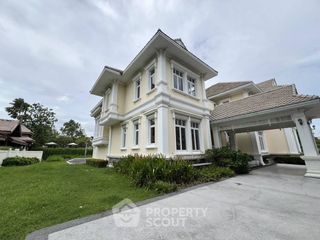 Haus zum Kauf mit 5 Zimmer in Lat Phrao, Bangkok