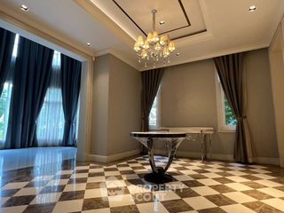 Haus zum Kauf mit 4 Zimmer in Lat Phrao, Bangkok