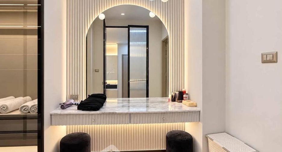 For rent and for sale 4 bedrooms condo in Watthana, Bangkok