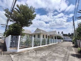 À vendre 3 chambres maison à Si Racha, Chonburi