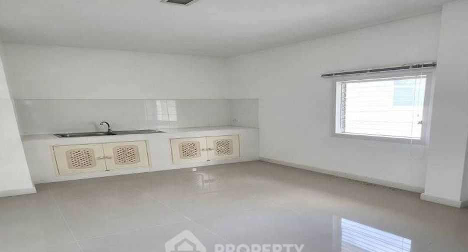 À vendre 3 chambres maison à Si Racha, Chonburi
