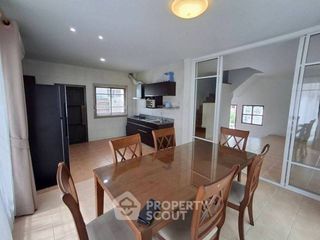 À vendre 3 chambres maison à Si Racha, Chonburi