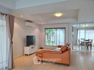 À vendre 3 chambres maison à Si Racha, Chonburi