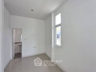 À vendre 3 chambres maison à Si Racha, Chonburi