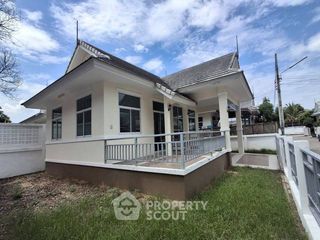 À vendre 3 chambres maison à Si Racha, Chonburi
