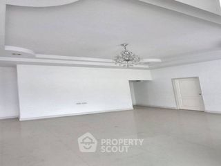 À vendre 3 chambres maison à Si Racha, Chonburi