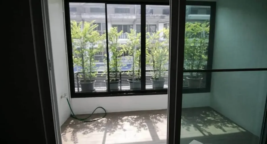 For rent 4 bedrooms townhouse in Phaya Thai, Bangkok