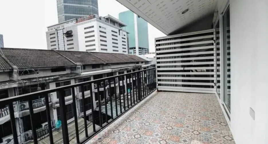 For rent 4 bedrooms townhouse in Phaya Thai, Bangkok