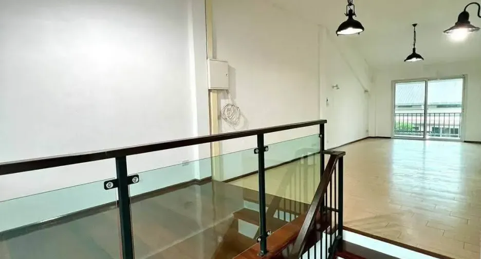 For rent 4 bedrooms townhouse in Phaya Thai, Bangkok