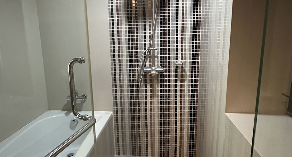 For rent 1 bed condo in Watthana, Bangkok