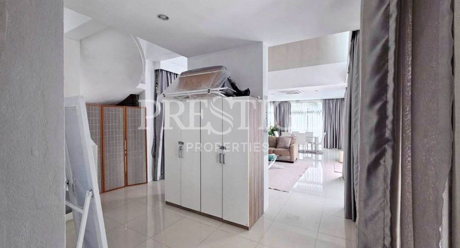 For sale 3 bedrooms house in Jomtien, Pattaya