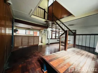 出售 3 卧室 独立屋 在 Phra Khanong, 曼谷