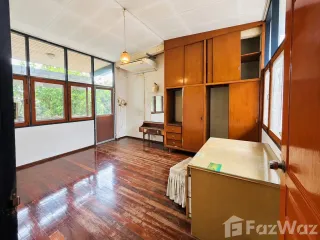 出售 3 卧室 独立屋 在 Phra Khanong, 曼谷