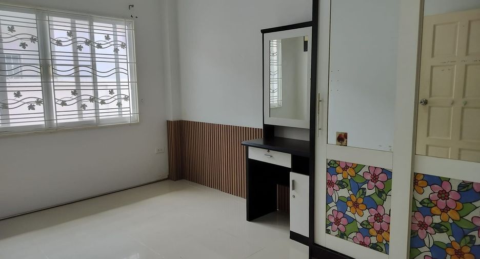 Haus zur Miete mit 3 Zimmer in Mueang Phuket, Phuket