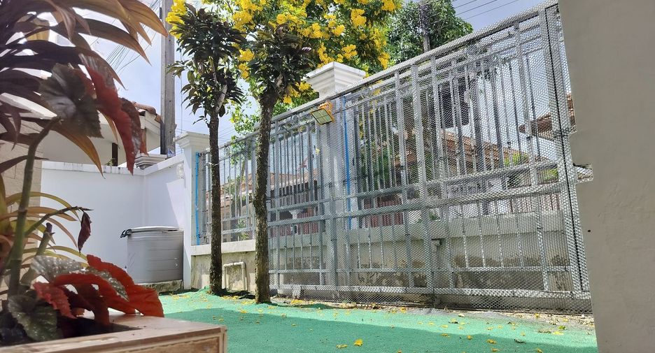 Haus zur Miete mit 3 Zimmer in Mueang Phuket, Phuket