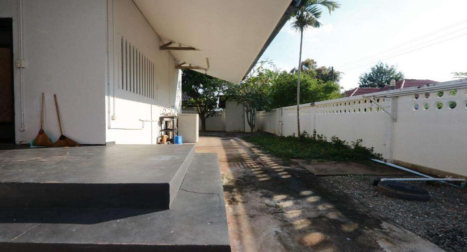 Casa en alquiler de 4 habitaciones en San Sai, Chiang Mai
