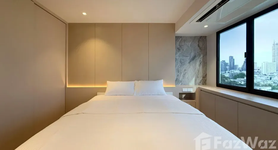 For rent 2 bedrooms condo in Bang Rak, Bangkok